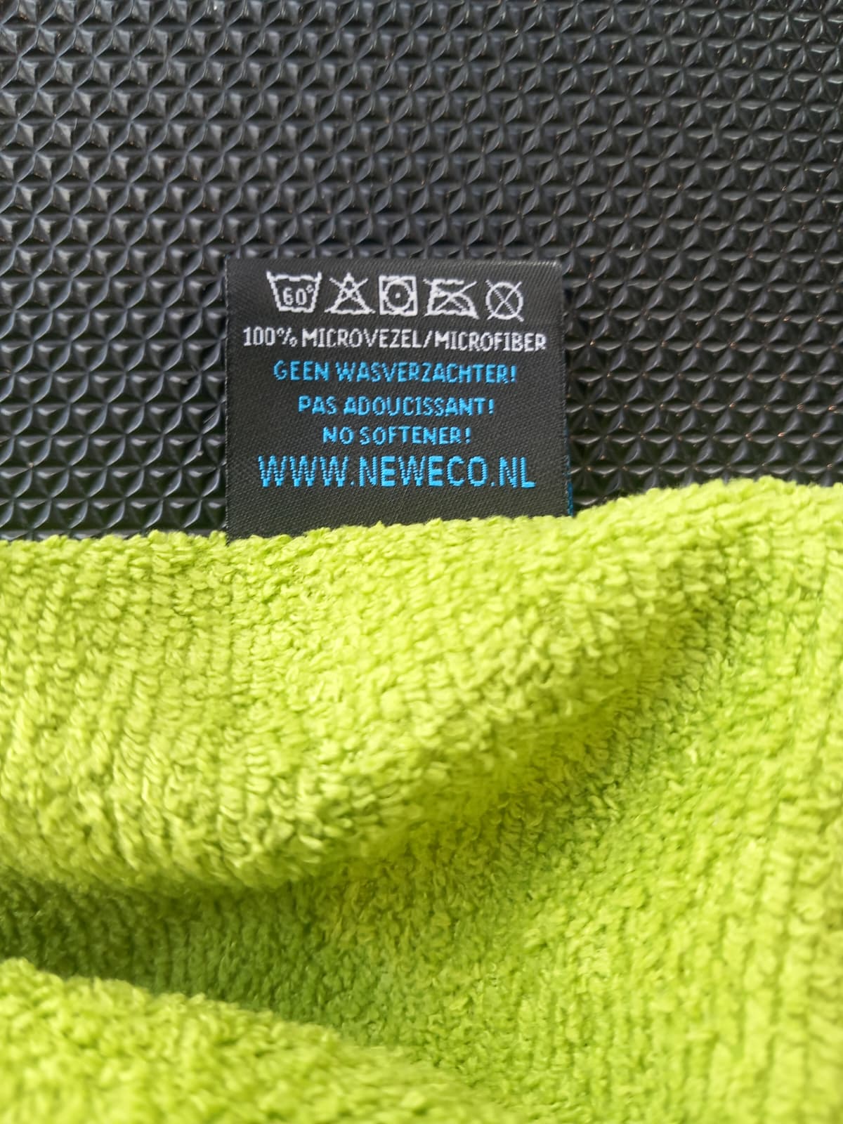 Microvezel handdoek van BunnyCat & Co, zacht en absorberend verzorgingsproduct voor comfortabel gebruik.